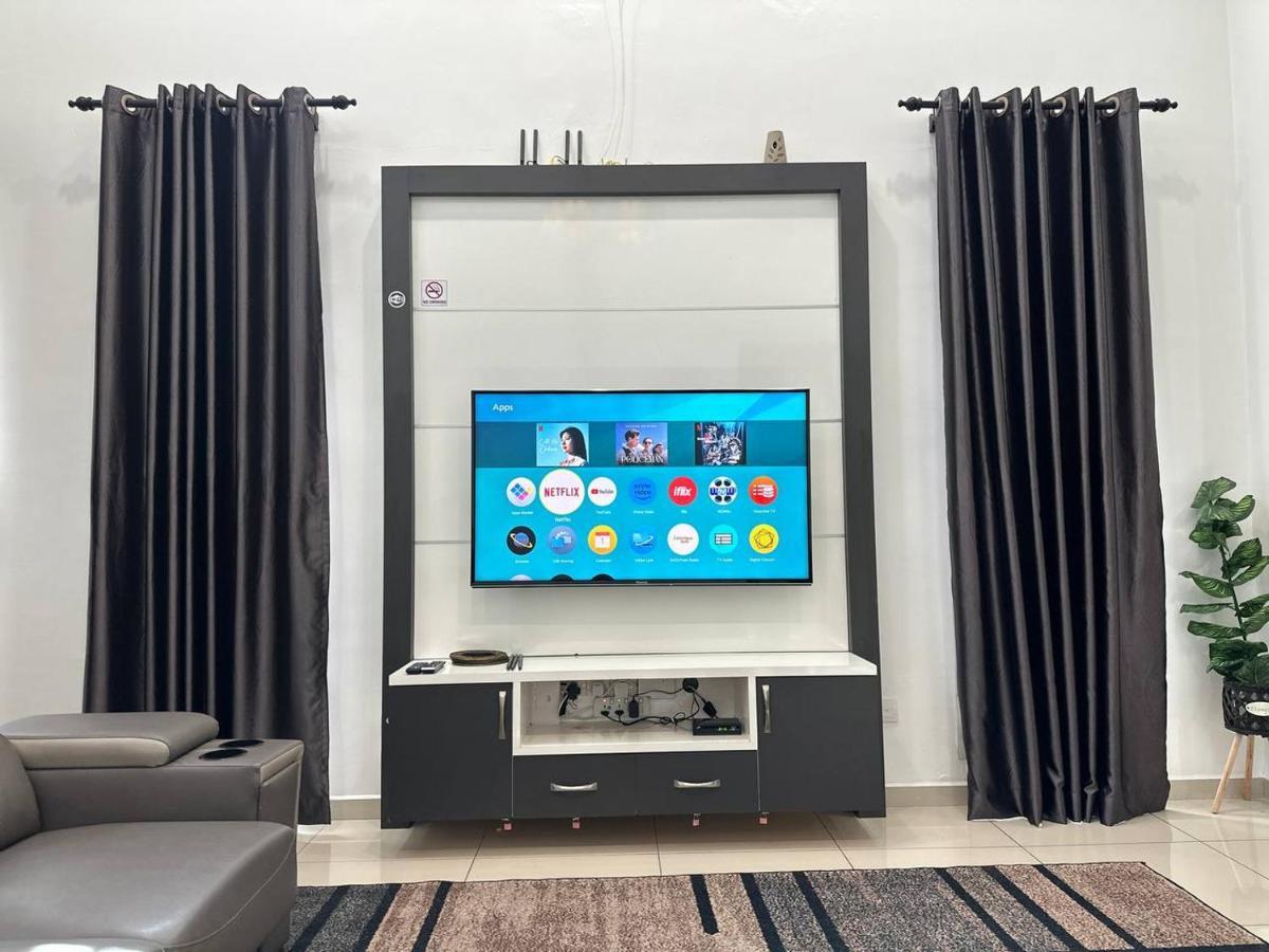 Bandar Melaka Family Bungalow Private Pool Bbq Wifi Netflix ภายนอก รูปภาพ
