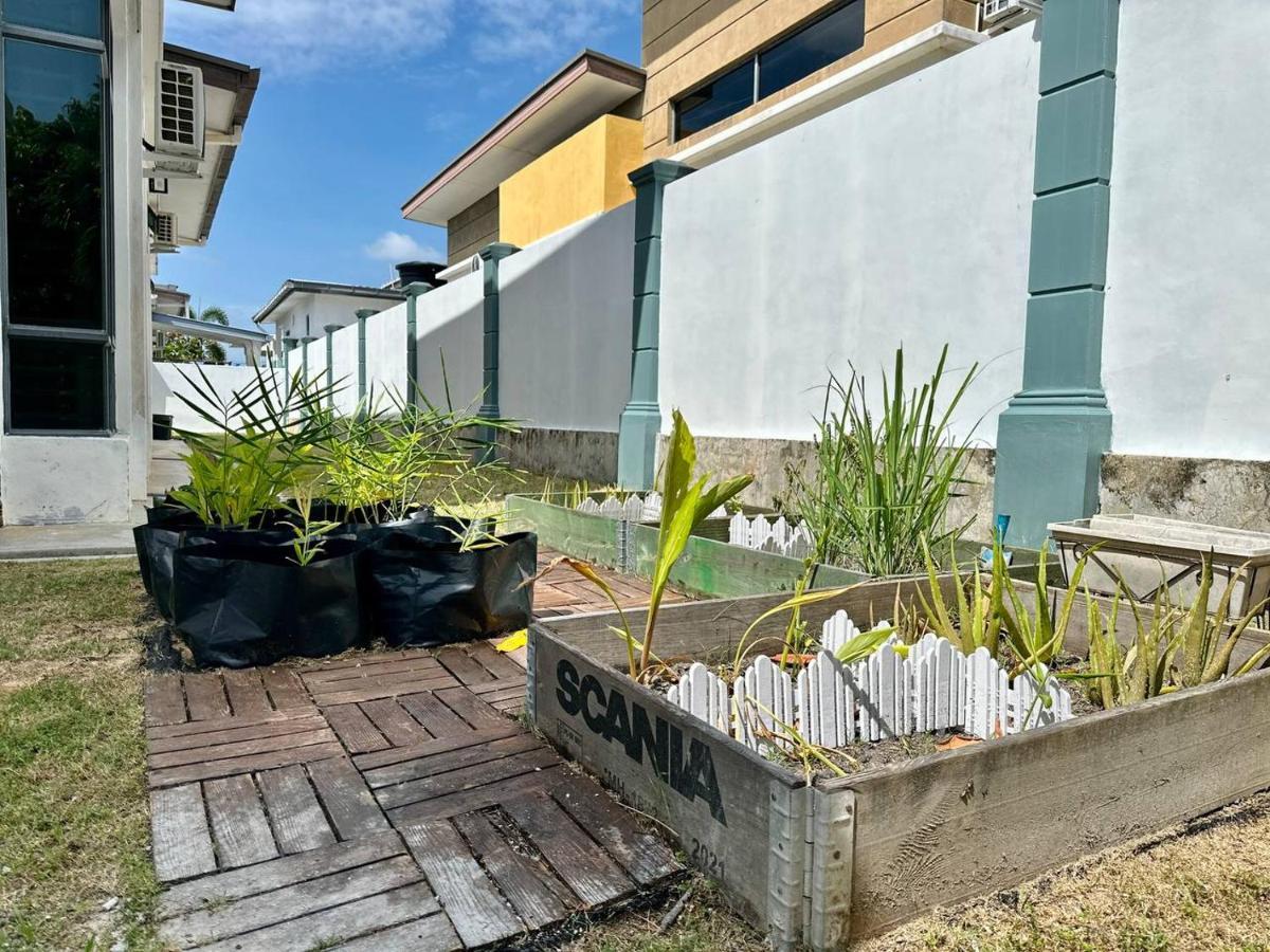 Bandar Melaka Family Bungalow Private Pool Bbq Wifi Netflix ภายนอก รูปภาพ