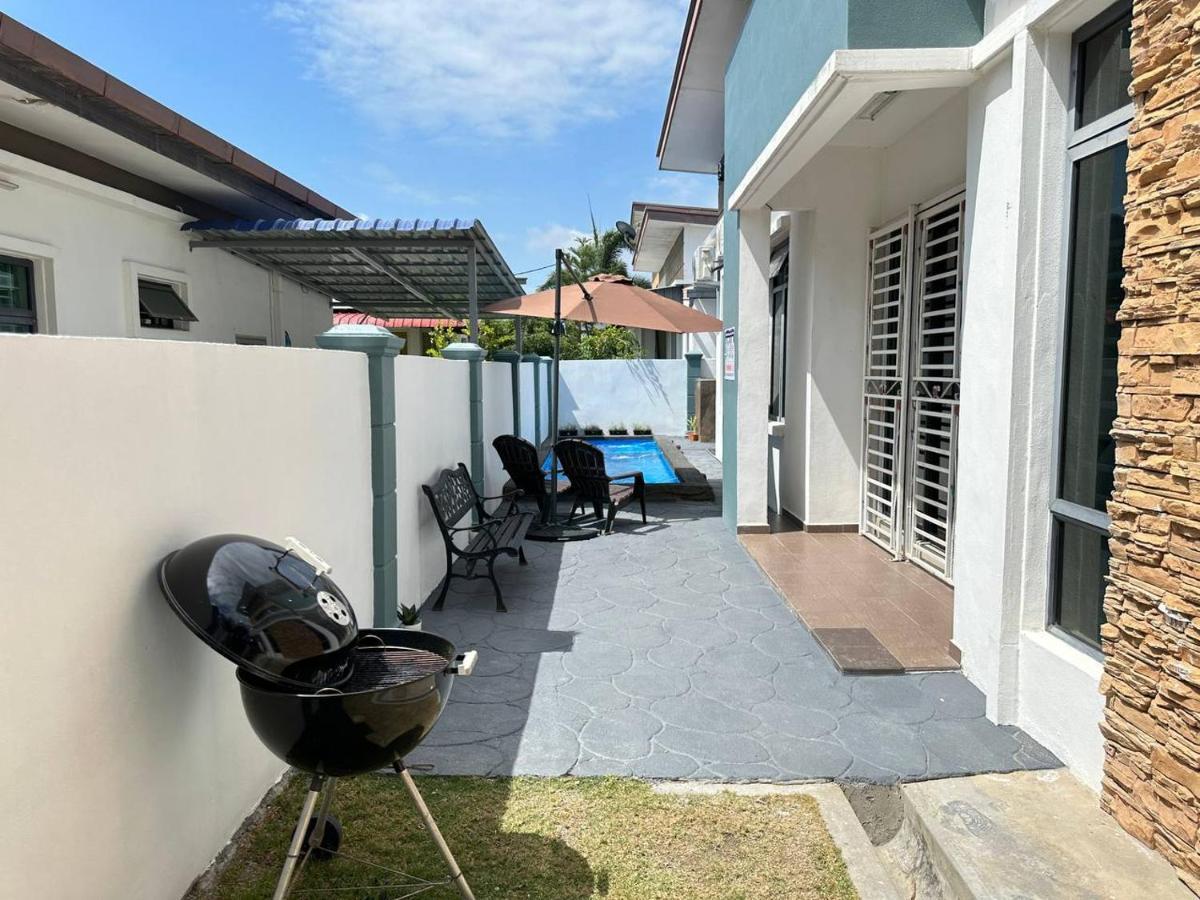 Bandar Melaka Family Bungalow Private Pool Bbq Wifi Netflix ภายนอก รูปภาพ