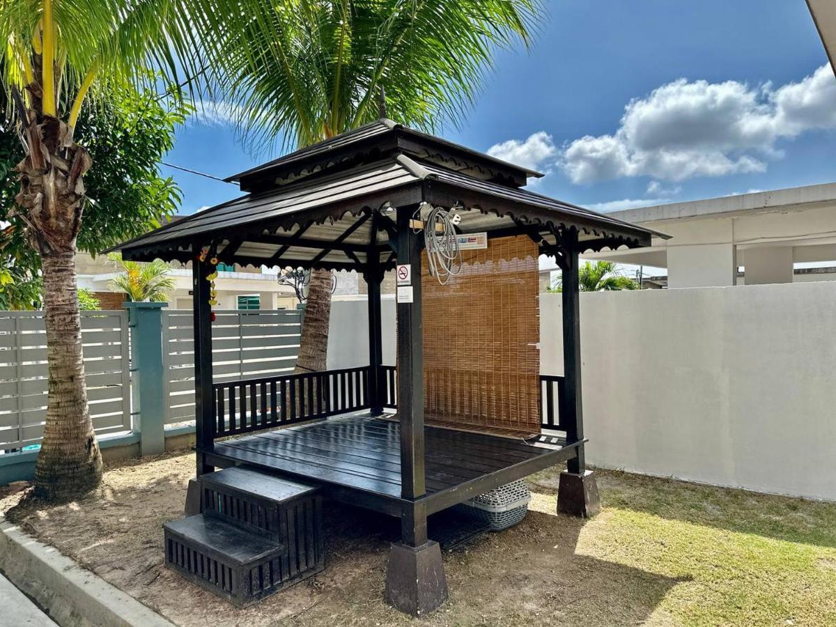Bandar Melaka Family Bungalow Private Pool Bbq Wifi Netflix ภายนอก รูปภาพ